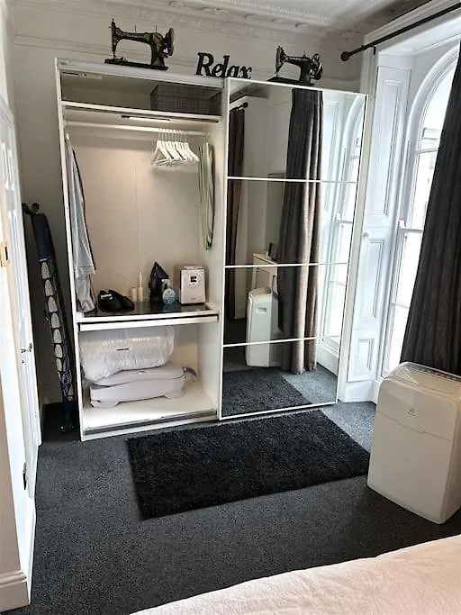 Beautiful & Vast Central Apartment Free Parking Cheltenham United Kingdom